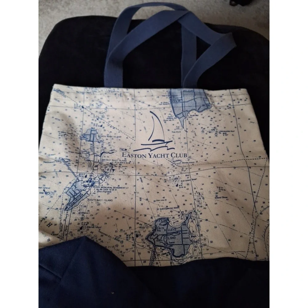 The Unbranded Brand beige navy